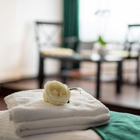 Escala Rooms Ghimbav Eksteriør billede