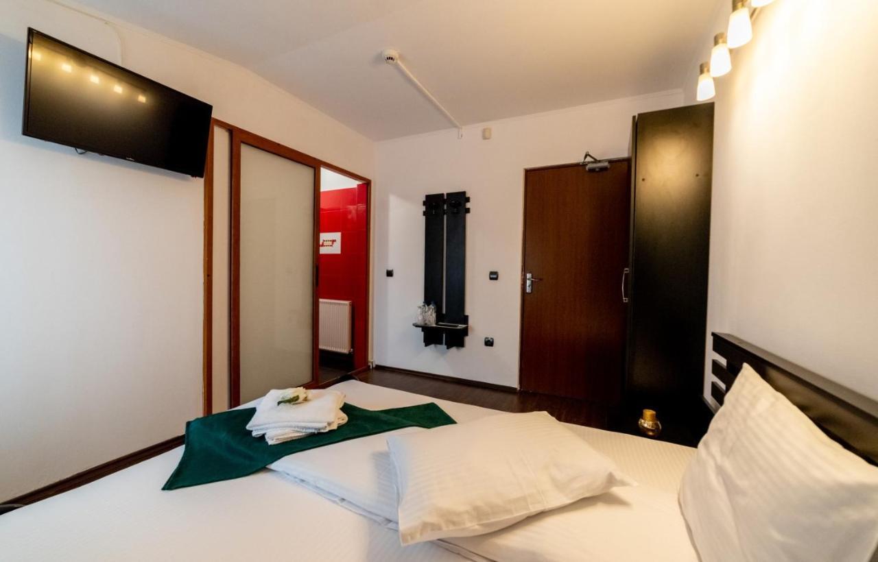 Escala Rooms Ghimbav Eksteriør billede