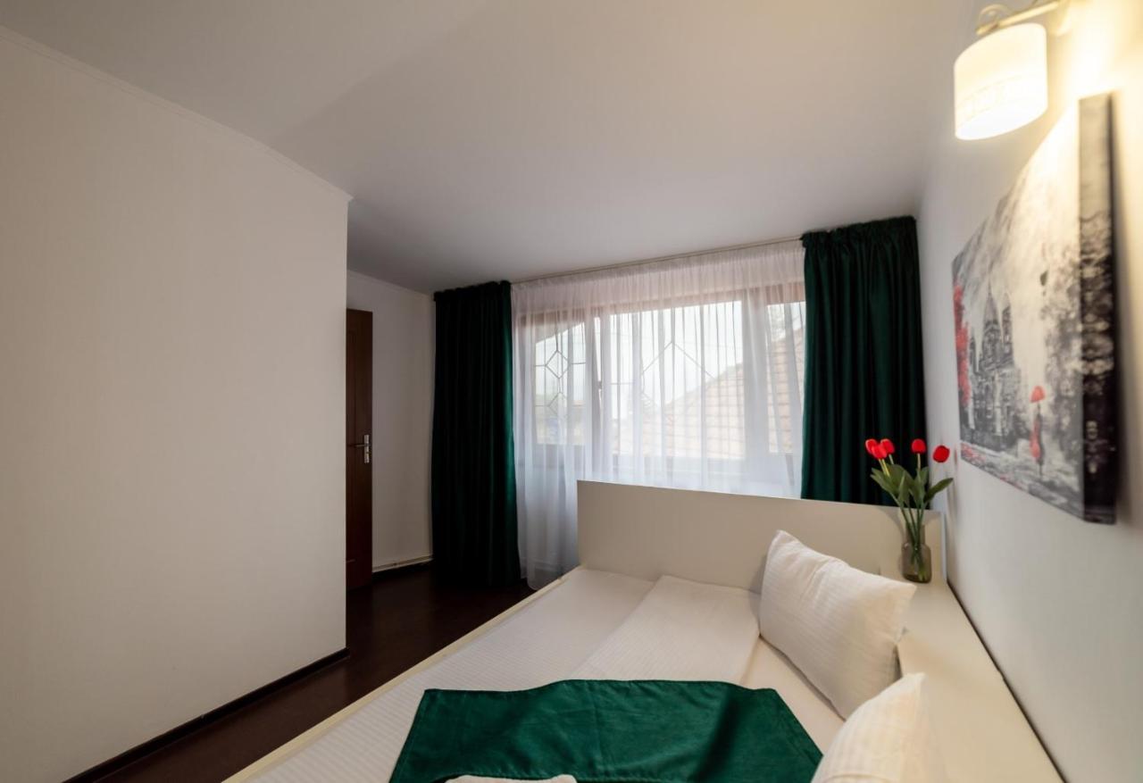 Escala Rooms Ghimbav Eksteriør billede