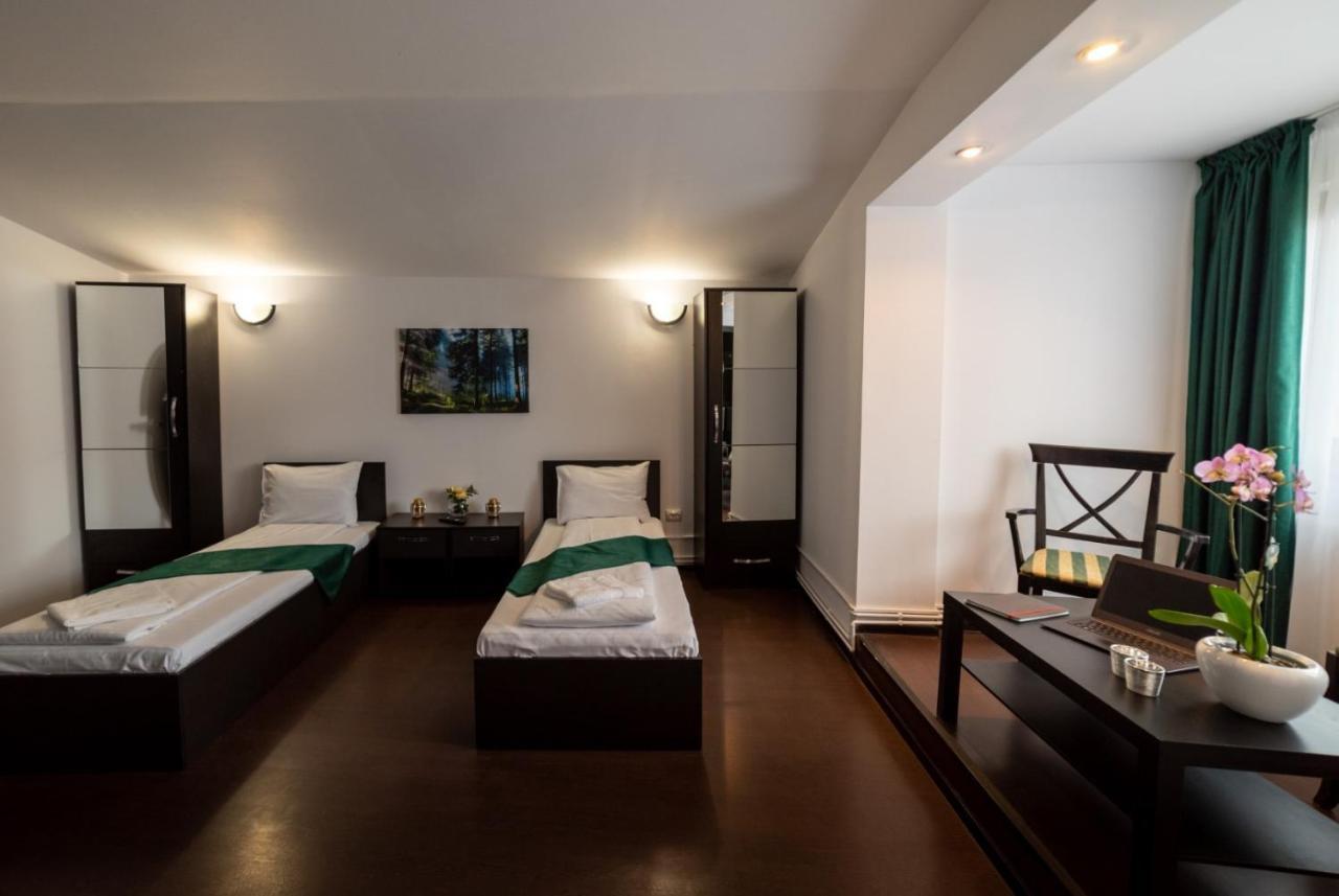 Escala Rooms Ghimbav Eksteriør billede