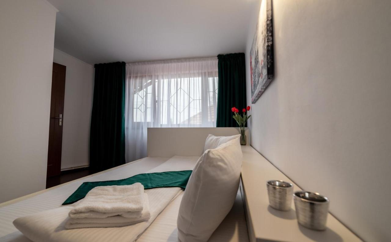 Escala Rooms Ghimbav Eksteriør billede