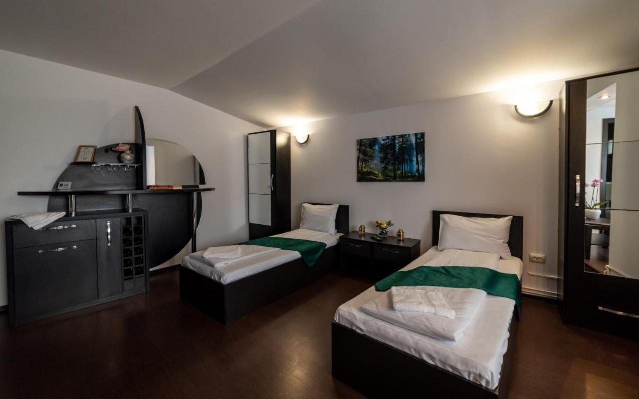 Escala Rooms Ghimbav Eksteriør billede