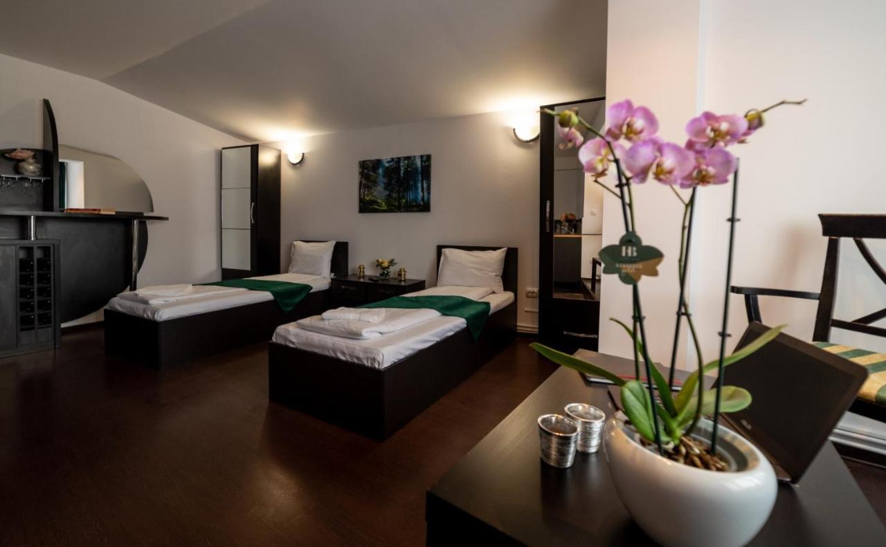 Escala Rooms Ghimbav Eksteriør billede
