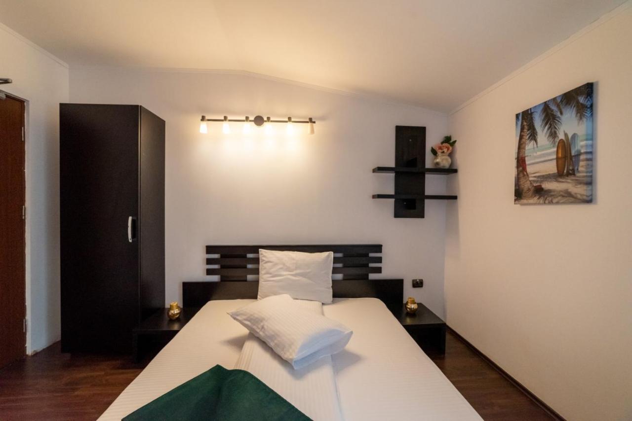 Escala Rooms Ghimbav Eksteriør billede