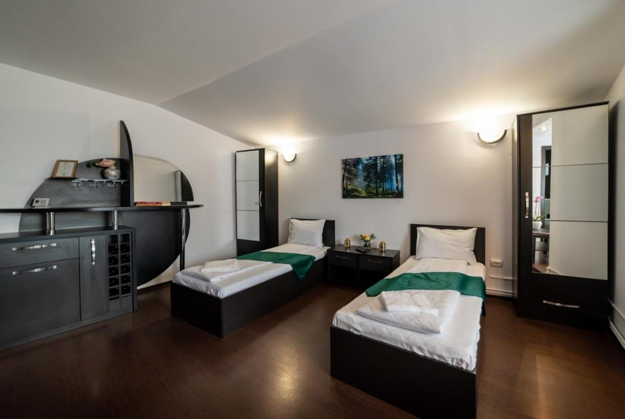 Escala Rooms Ghimbav Eksteriør billede