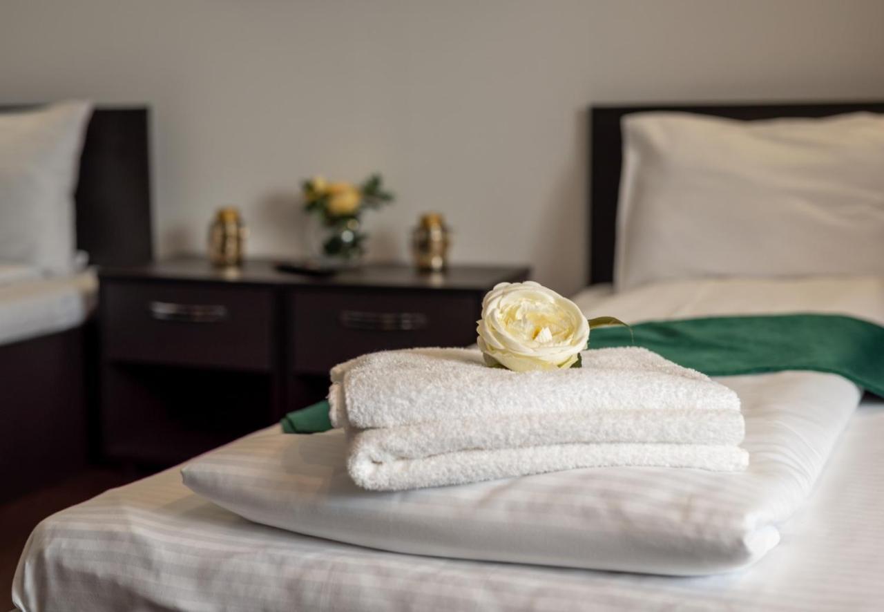 Escala Rooms Ghimbav Eksteriør billede