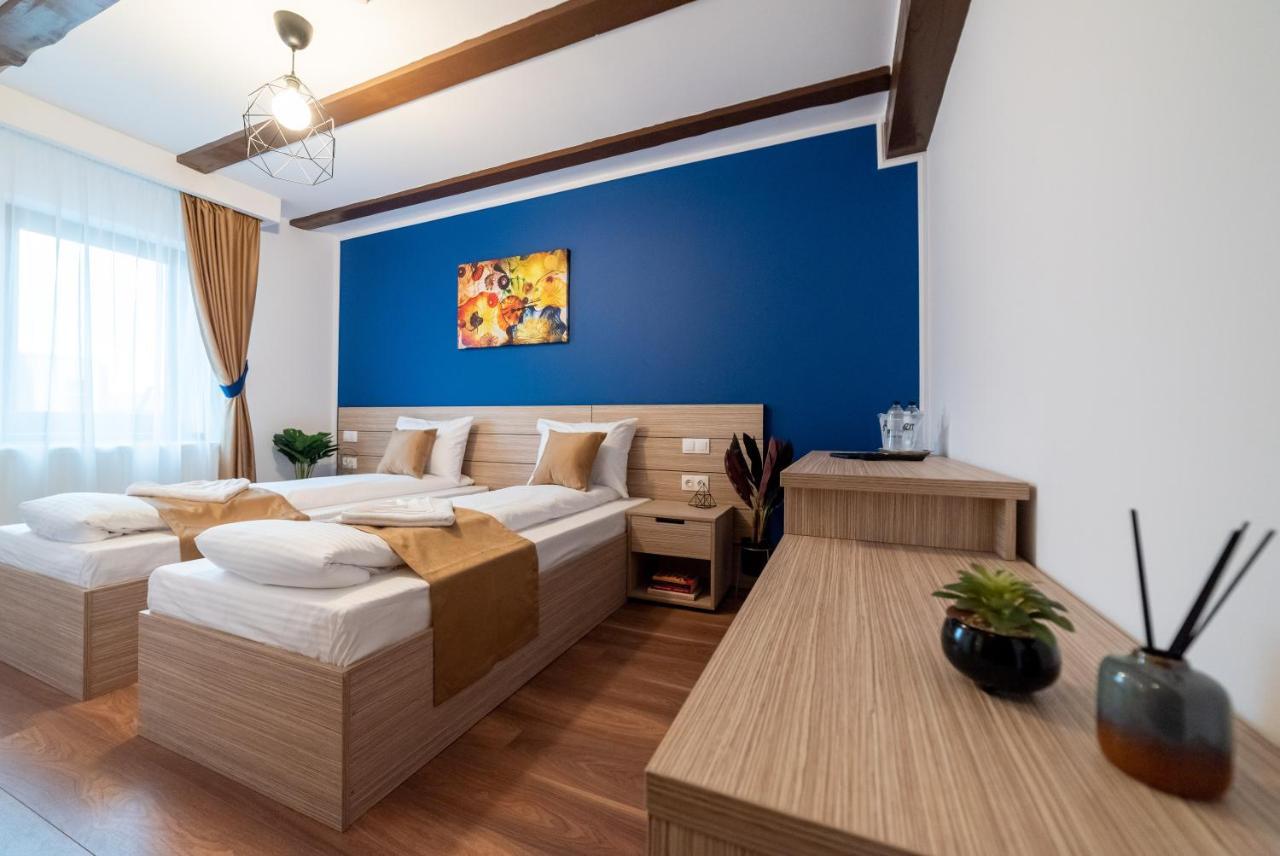 Escala Rooms Ghimbav Eksteriør billede