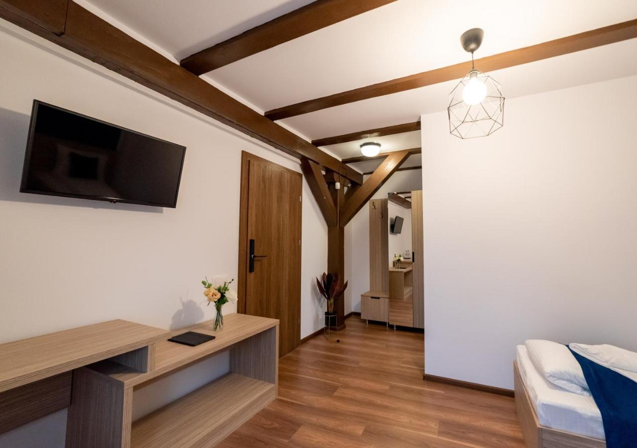 Escala Rooms Ghimbav Eksteriør billede