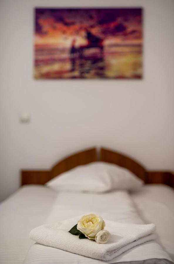 Escala Rooms Ghimbav Eksteriør billede