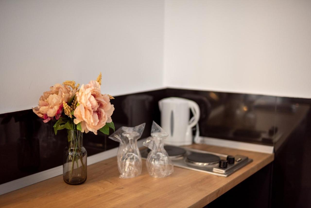 Escala Rooms Ghimbav Eksteriør billede