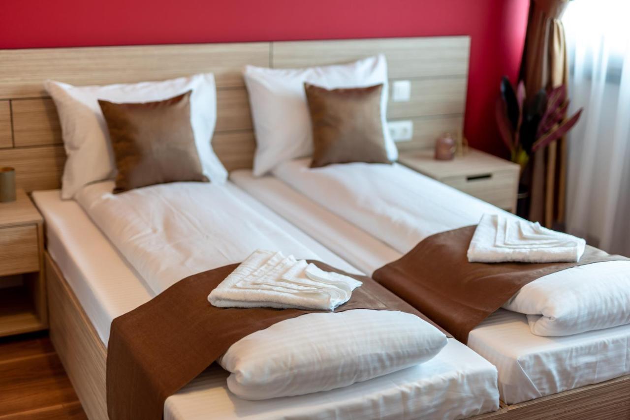 Escala Rooms Ghimbav Eksteriør billede
